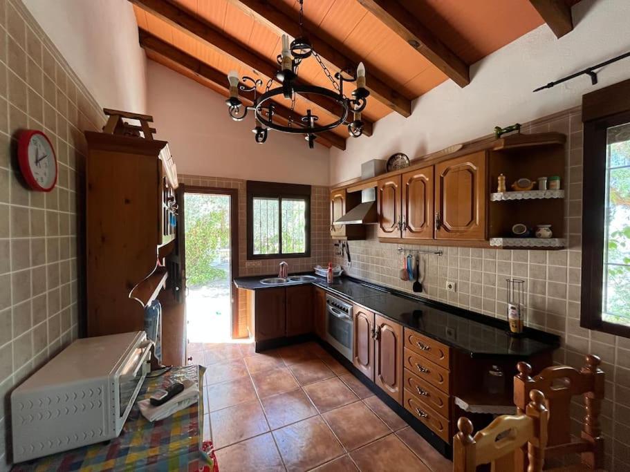 Farmhouse Surrounded By Centenary Olive Trees Olias Luaran gambar